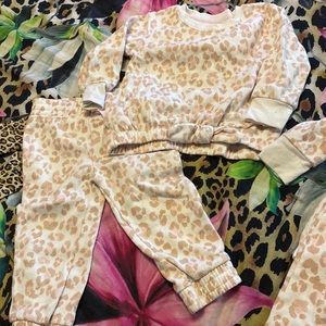 Grayson Mini Sweat Set light pink and tan leaopard